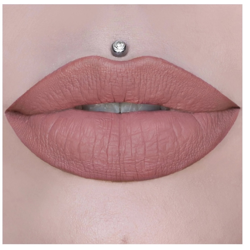 New in Box Jeffree Star Velour Liquid Lipstick in Christmas Cookie